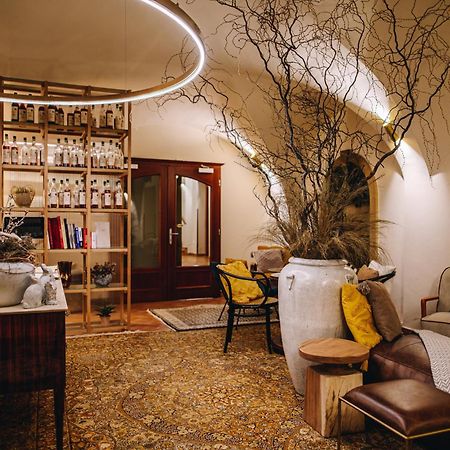 Kounicky Dvur Hotel Dolni Kounice Bagian luar foto