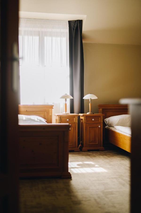 Kounicky Dvur Hotel Dolni Kounice Bagian luar foto