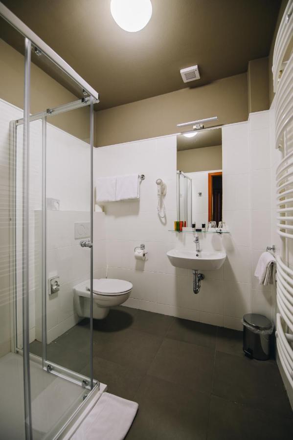 Kounicky Dvur Hotel Dolni Kounice Bagian luar foto