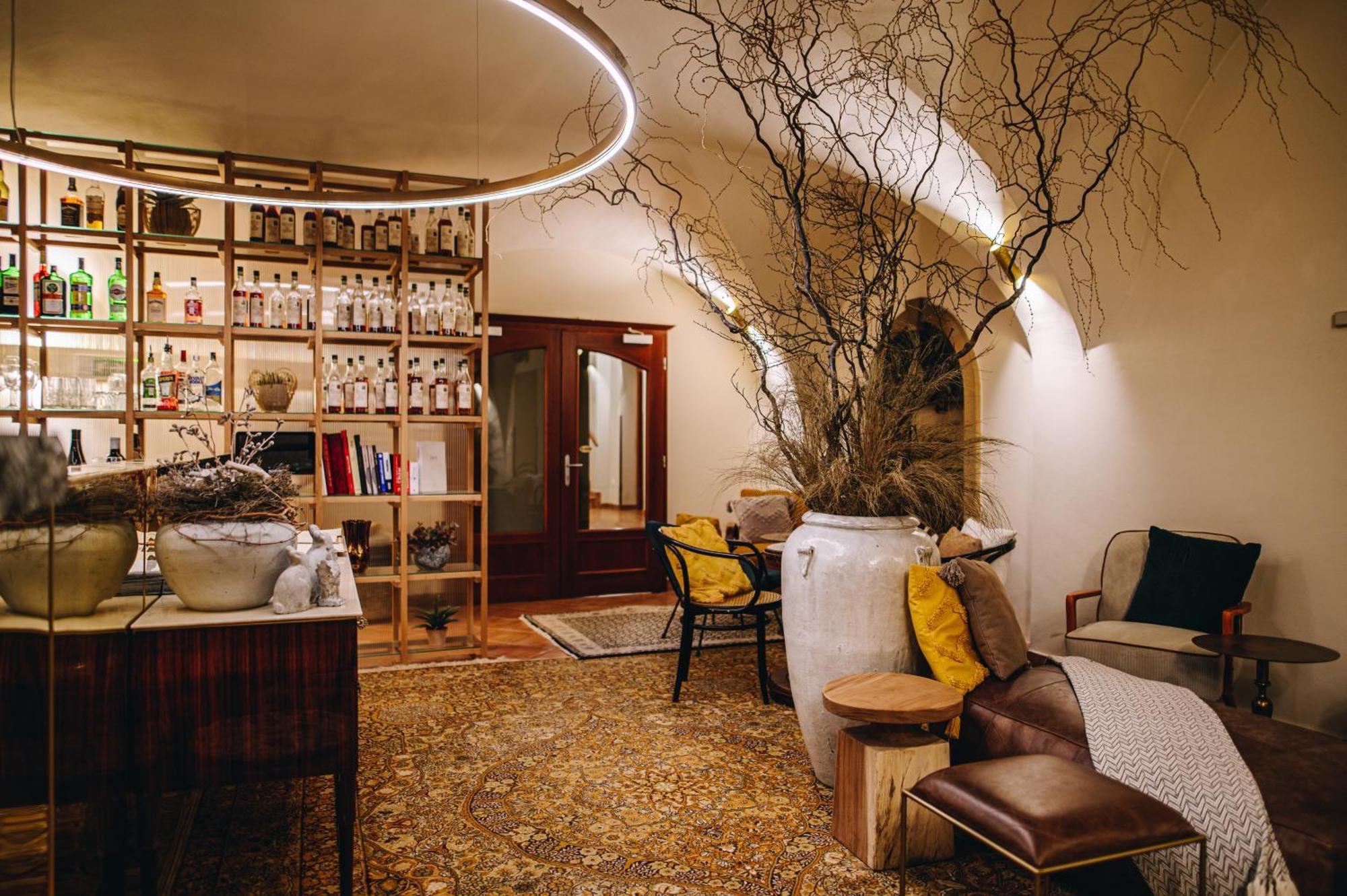 Kounicky Dvur Hotel Dolni Kounice Bagian luar foto